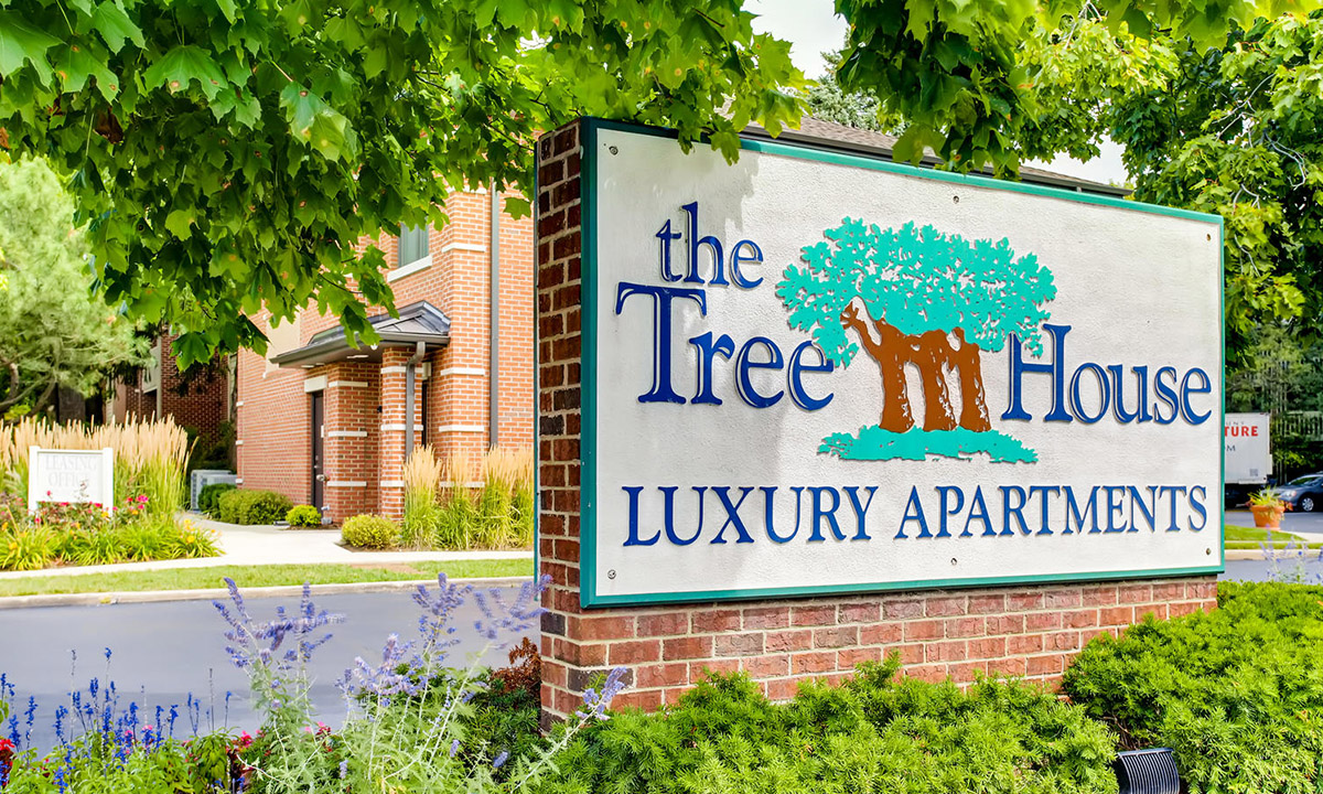  | The Treehouse of Schaumburg Luxury Apartment living in Schaumburg